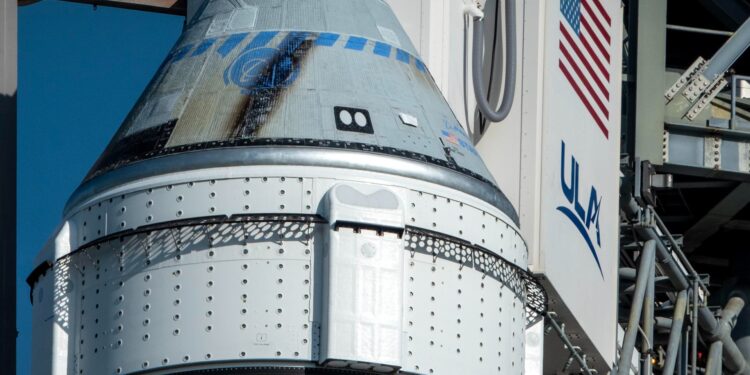 Llega a la EEI la primera misión espacial tripulada de Boeing