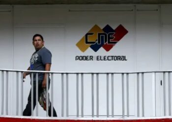Exvicepresidente colombiano denuncia que el CNE planea imprimir actas falsas con ayuda china