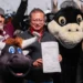 Al grito de ‘no más olé’, el presidente Petro sanciona la ley que prohíbe corridas de toros en Colombia