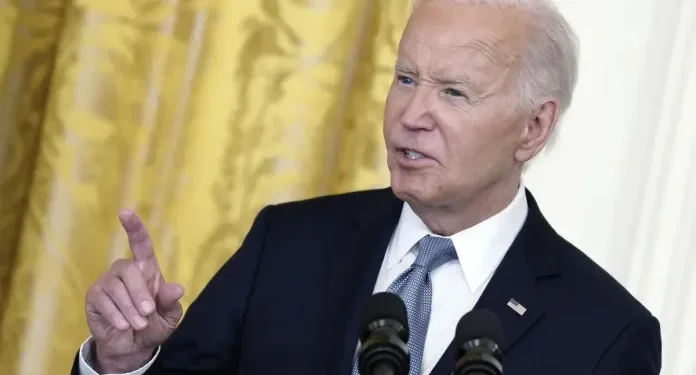 Biden se reúne con gobernadores de su partido para calmar los nervios tras el debate