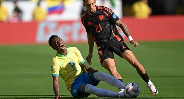 Conmebol reconoce error arbitral en penal no sancionado contra Vinicius
