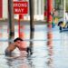 El paso de la tormenta tropical Beryl deja 4 muertos en Texas y causa un apagón masivo