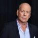 Esposa de Bruce Willis insinuó que el actor ya no puede hablar