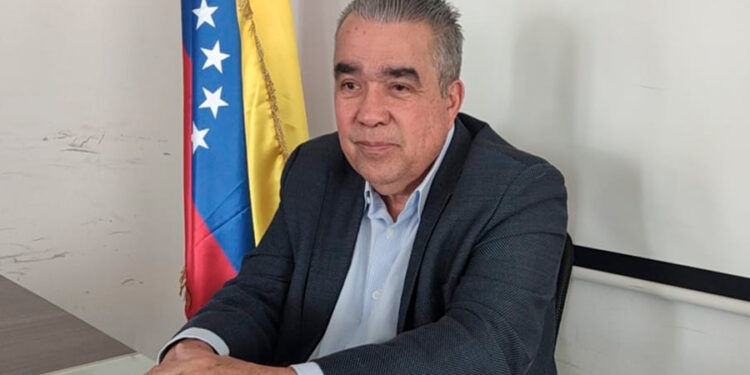 El MR con Luis Eduardo Martínez, pa´ Miraflores. El Movimiento Republicano por la calle del medio, ni malos gobiernos ni oposición fracasada