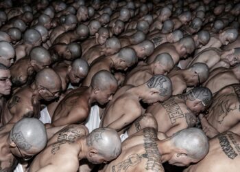 Presos de las cárceles de El Salvador protagonizan un spot para elogiar a Bukele