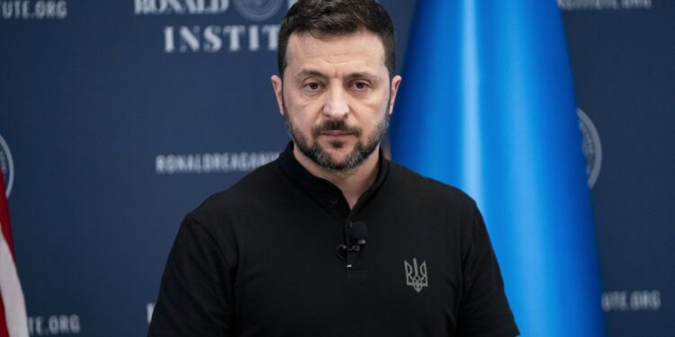 Zelenski anuncia la creación del primer misil balístico ucraniano