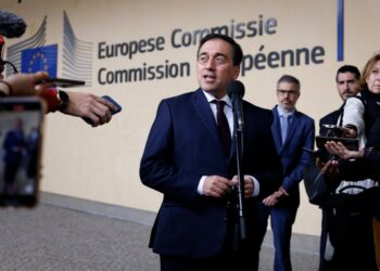 España no reconocerá la victoria de Maduro ni de la oposición si no se verifican las actas