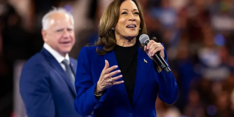 Delegados de los 50 estados de EEUU formalizan la candidatura de Kamala Harris
