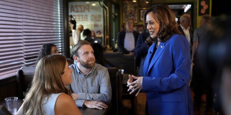 Kamala Harris llegó a Chicago para la Convención Demócrata después de recorrer Pensilvania
