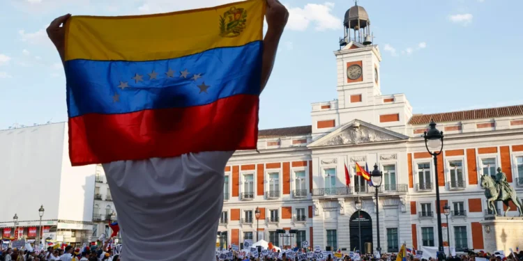 Venezolanos salen a las calles en toda España para apoyar a la oposición