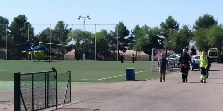 Matan en España a un niño de 11 años con un objeto punzante mientras jugaba al fútbol