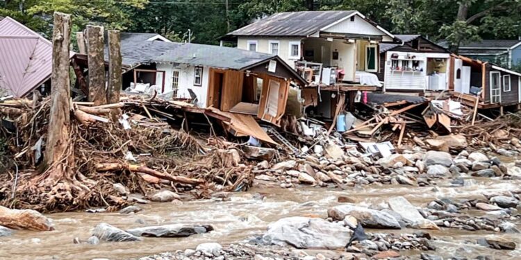 Casi 100 muertos y un camino de destrucción de 800 kilómetros dejó el huracán Helene