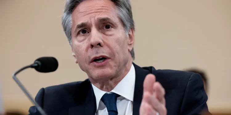 EEUU culpa a las “medidas antidemocráticas” de Maduro de la salida de González Urrutia