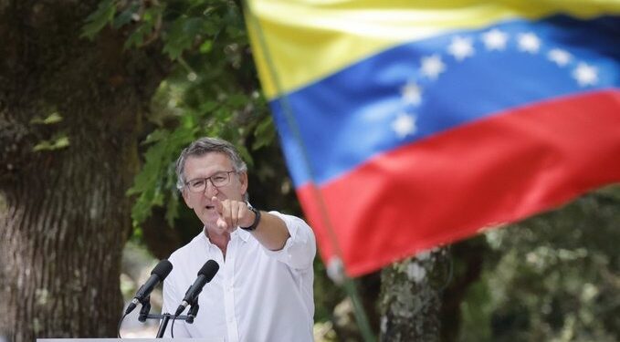 Feijóo exige dimisiones en el gobierno español tras la presunta coacción en la embajada en Caracas