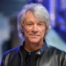Bon Jovi ayudó a persuadir a una mujer a bajar del borde de un puente de Nashville