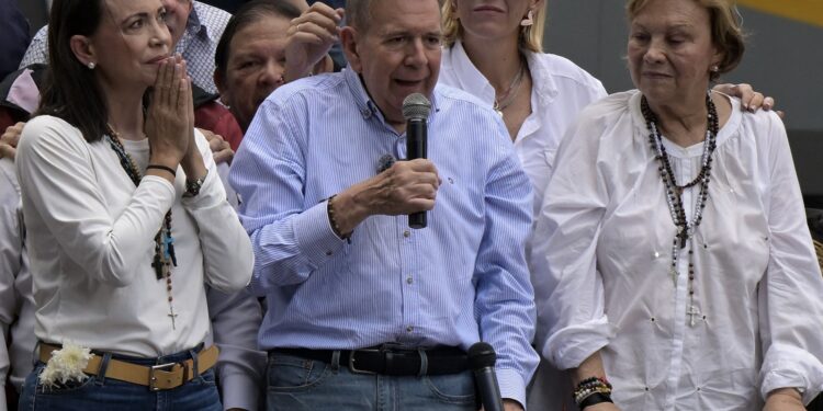 Detenidas cuatro personas por introducir ilegalmente casi 6.000 millones de bolívares venezolanos a España