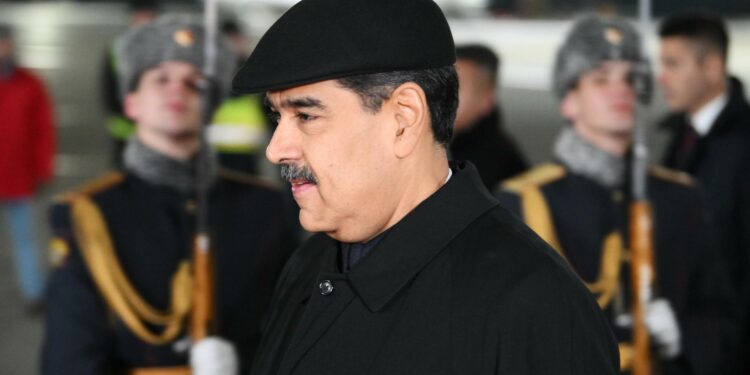 Foro argentino democrático espera que Interpol dé la orden para detener a Maduro