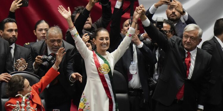 Claudia Sheinbaum asume la presidencia de México y promete «no defraudar»