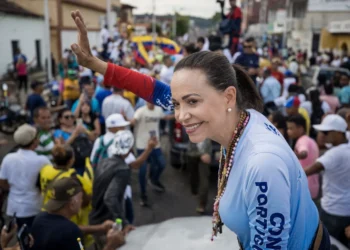 María Corina Machado desmiente a Maduro y niega que haya huido a España