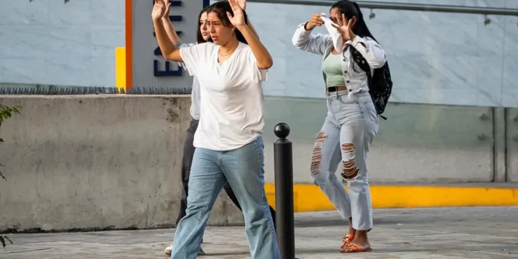 Alertan que más de 160 menores de edad están detenidos por el gobierno de Maduro