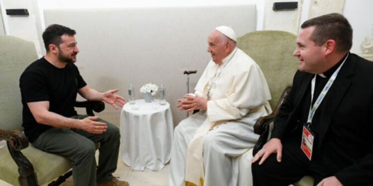 Papa Francisco se reunió con Zelenski en el Vaticano con eje en la necesidad de un acuerdo de paz