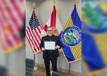 Orlando Nicastro recibe reconocimiento por su trayectoria en el Doral