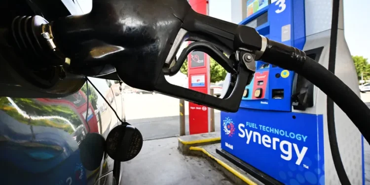 Aumenta cinco centavos precio de gasolina en Florida