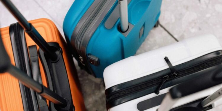 Polémica en Aeropuerto de Miami por medida arbitraria sobre equipajes