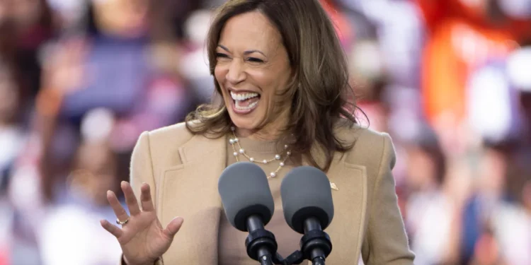 Trump redobló los ataques contra Harris