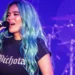 Karol G pide perdón tras polémica por su nueva canción ‘+57’