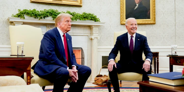 Biden y Trump se reunen en la Casa Blanca