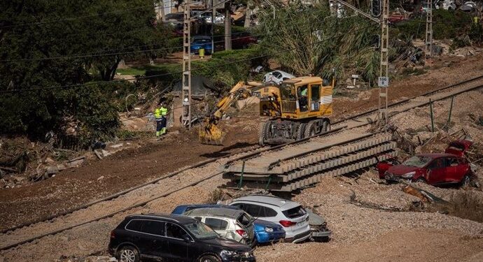 Bruselas insta a España a invertir ya en la reconstrucción tras la DANA y pedir fondos UE después