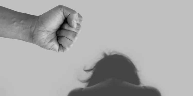 Esa mujer puede ser tu madre, por Boris González Ceja