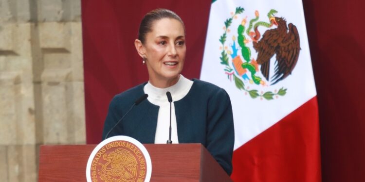 Sheinbaum anuncia un aumento del 12 % al salario mínimo en México