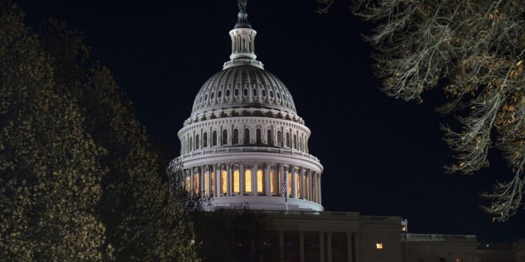 Cámara de Representantes de EEUU aprueba proyecto para evitar cierre del Gobierno