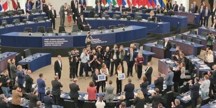 Así fue la ceremonia de la entrega del Sájarov a Machado y González Urrutia