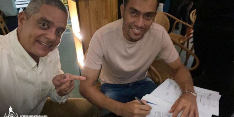 Nace el Premio Juan Arango: ¡Un Homenaje a la Leyenda del Fútbol Venezolano!