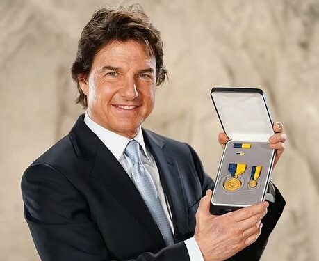 Tom Cruise fue galardonado con el premio de la Marina de EEUU