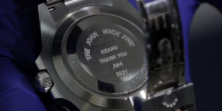 Reloj de lujo robado a Keanu Reeves es encontrado en un país de América Latina