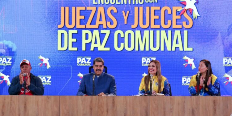 Maduro afirma que el presidente electo “ya fue convocado” a juramentarse ante la AN chavista