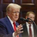Bloquean temporalmente orden de Trump de congelar las ayudas y préstamos federales