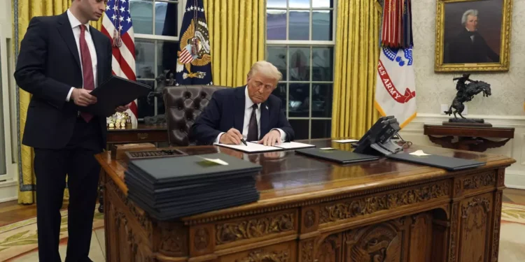 EEUU ordena a su personal de salud dejar de trabajar con la OMS de inmediato