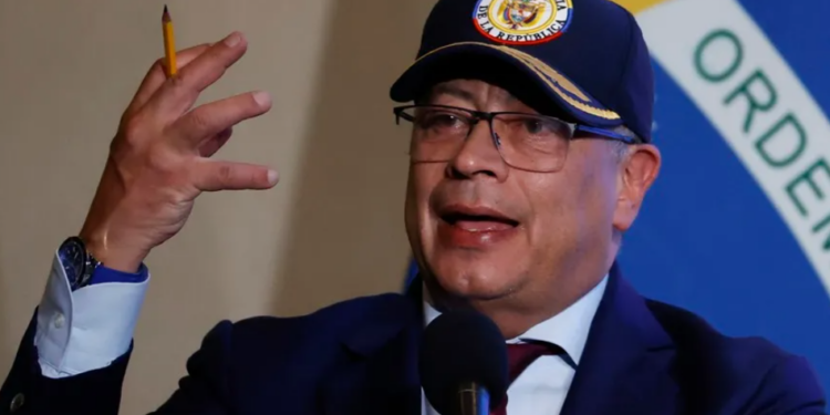 Petro confirma colaboración con militares venezolanos para enfrentar al ELN en la frontera