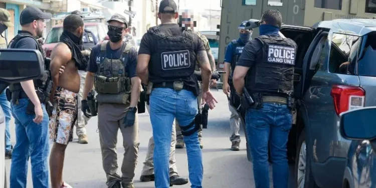 Realizan la primera redada contra inmigrantes en Puerto Rico tras orden de Trump