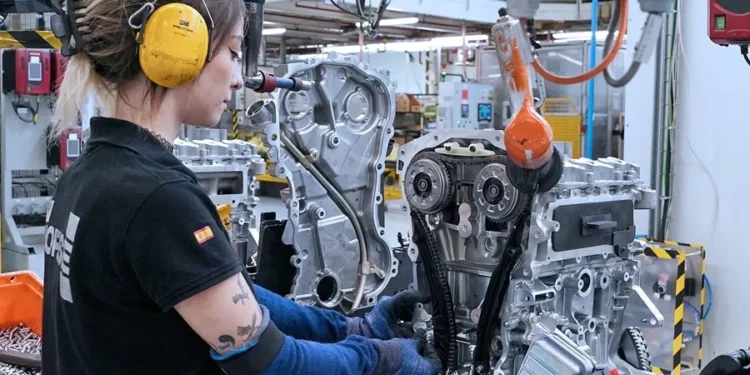 España aprueba subida del salario mínimo hasta los 1.184 euros mensuales