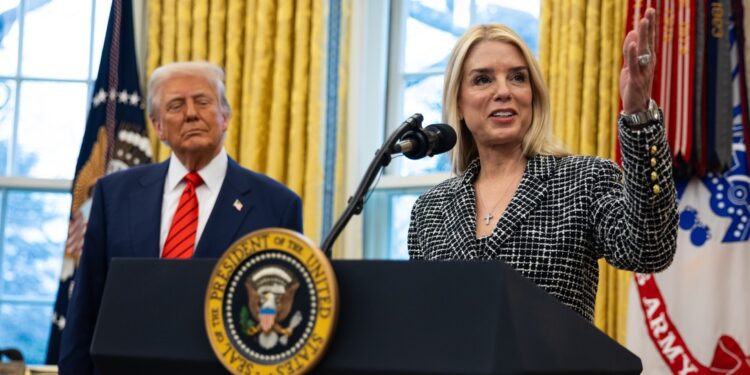 Fiscal de EE UU pide pena de muerte para indocumentados que cometan delitos graves