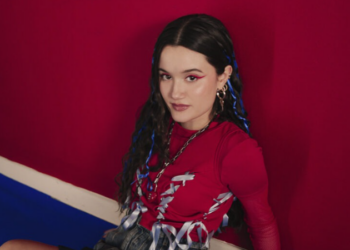 Joaquina lanza su esperado álbum debut: «Al romper la Burbuja»