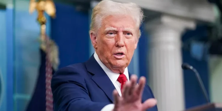 Trump pone en jaque programas que «salvan vidas» al congelar ayuda exterior, dicen ONG
