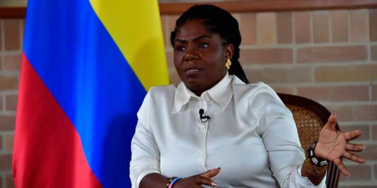 Vicepresidenta de Colombia denuncia que su vida y la de su familia corren peligro