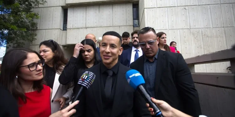 Daddy Yankee demanda a su exesposa con millonaria suma de dólares
